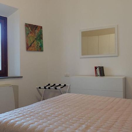 Casa Vacanze I Leoni 엠폴리 외부 사진