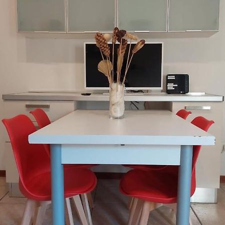 Casa Vacanze I Leoni 엠폴리 외부 사진