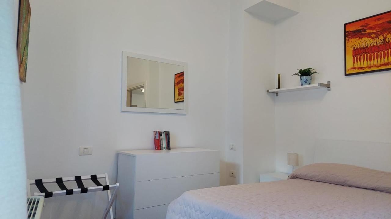 Casa Vacanze I Leoni 엠폴리 외부 사진